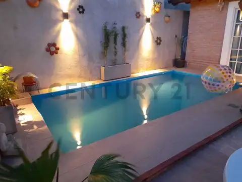 Casa 4 ambientes con 2 baños