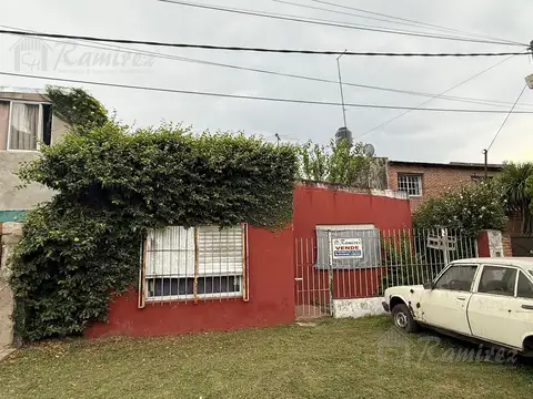 Casa 3 ambientes con 1 baño