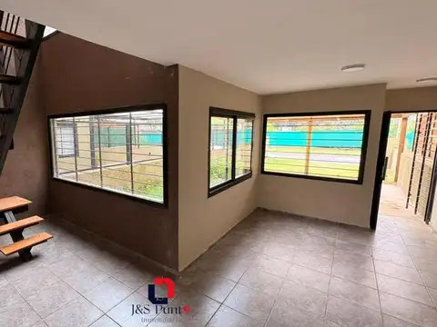 Casa en Venta con 4 cocheras