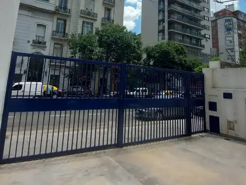 Alquiler. Depósito. Oficinas.Local. 450m2. 3 plantas. Impecable. San Telmo.