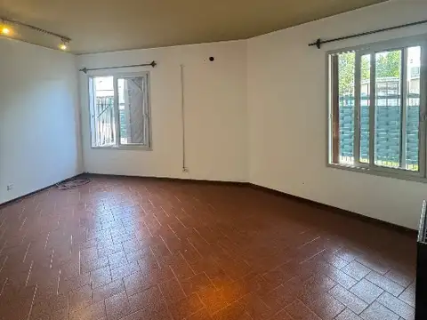 Depto Tipo Casa en Alquiler de 4 ambientes