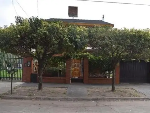 CASA TIPO CHALET -ITUZANGO