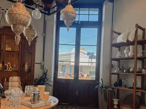 Hermoso local a la venta en muy buena ubicación.