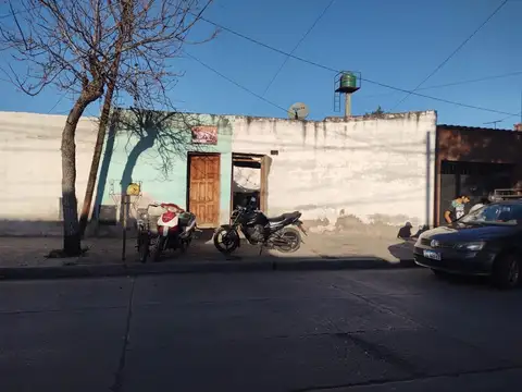 CASA A RECICLAR - ZONA COMERCIAL