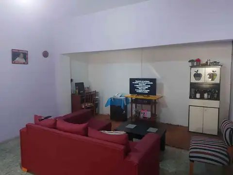 Casa 2 ambientes con 1 baño