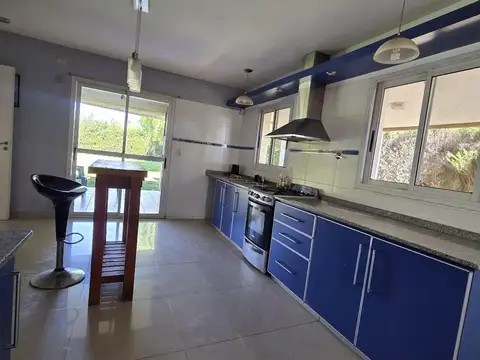 Casa en Alquiler de 3 dormitorios