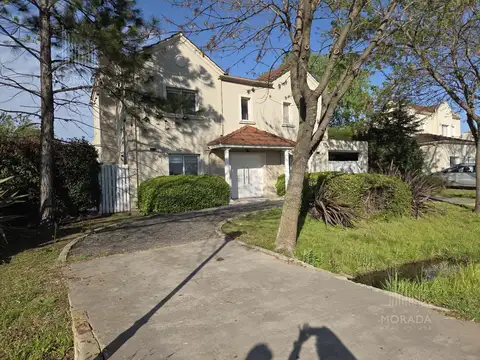 Venta 5 amb.con pileta.  Los Jazmines Pilar del Este Apto Credito