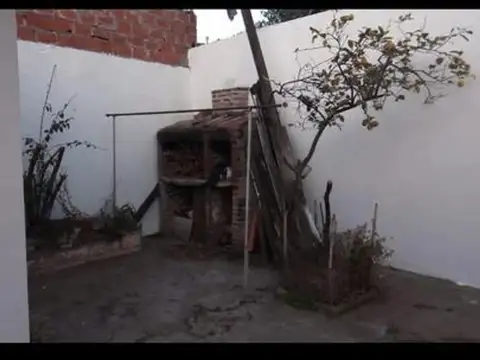 Casa en Venta - Lomas del Mirador - 3 Ambientes
