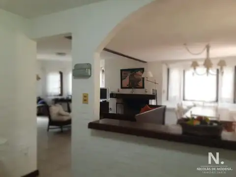 Casa 5 ambientes con 3 baños