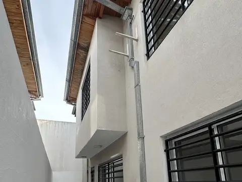 Hermoso dúplex interno en Banfield – Calle Pintos 1137