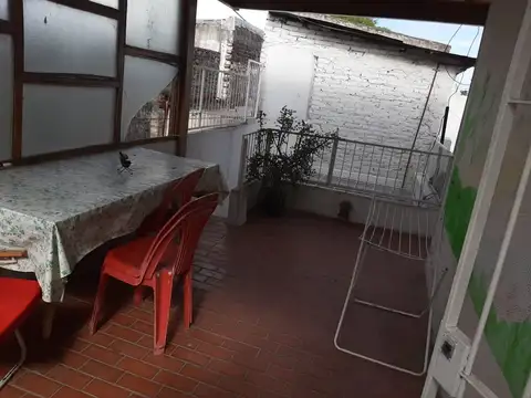 Departamento 6 ambientes con 1 baño