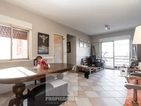 Departamento en venta. 4 ambientes con cochera. La Boca