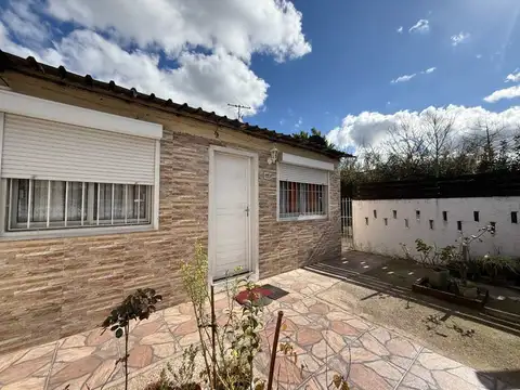 VENTA CASA 3 DORMITORIOS 1 BAÑO LEZICA