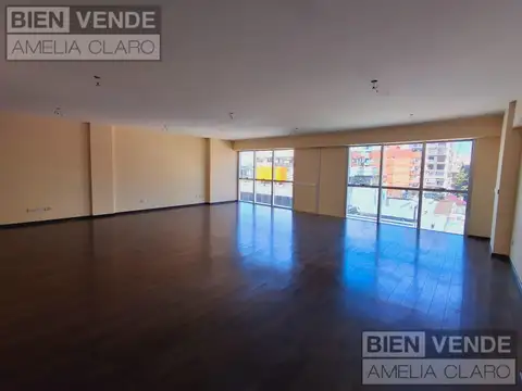 VENTA DE EXCELENTE OFICINA EN BELGRANO , AMPLIA Y LUMINOSA