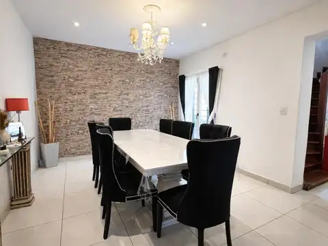 VENTA CASA 4 AMBIENTES EN SANTA RITA, PATIO, PARRILLA, REFACCIONADA A NUEVA