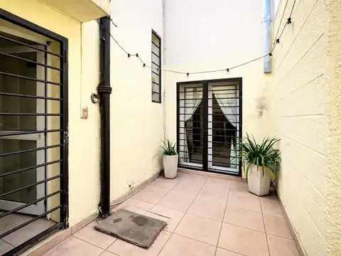 VENTA CASA 4 AMBIENTES EN SANTA RITA, PATIO, PARRILLA, REFACCIONADA A NUEVA