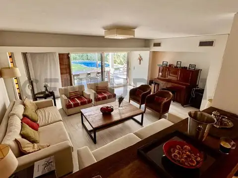 Casa en Alquiler en Hurlingham, USD 2.500