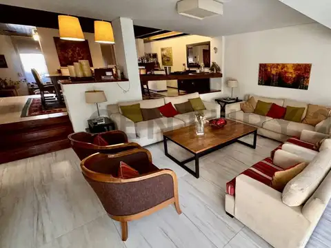 Casa en Alquiler de 5 dormitorios