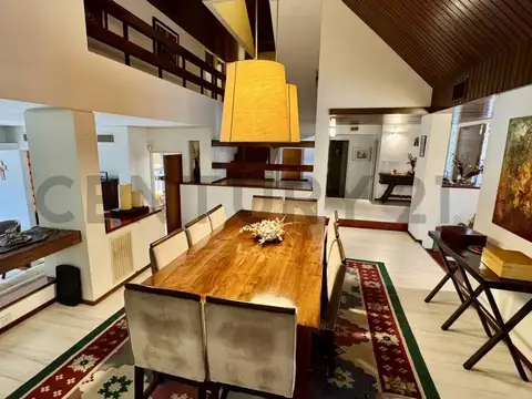 Casa 6 ambientes con 3 baños