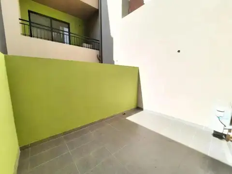 Depto Tipo Casa en Alquiler en Coghlan, $ 1.000.000