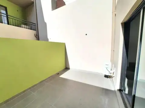 Depto Tipo Casa 2 ambientes con 1 baño