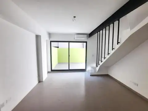Depto Tipo Casa en Alquiler de 2 ambientes