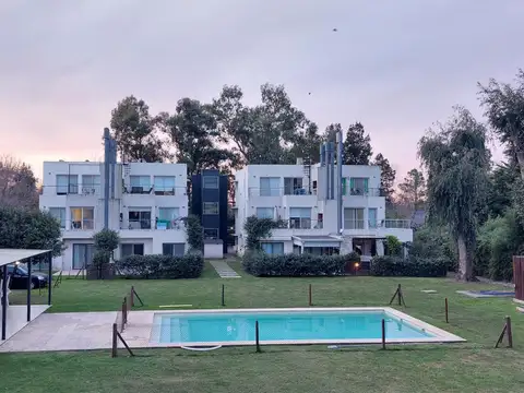 Fisherton, Av. J Newbery 8850