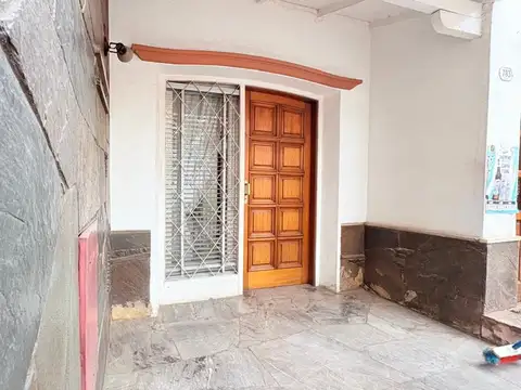 Casa 5 ambientes con 1 baño