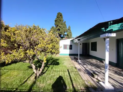 CASA EN CASEROS A REFACCIONAR OPORTUNIDAD.