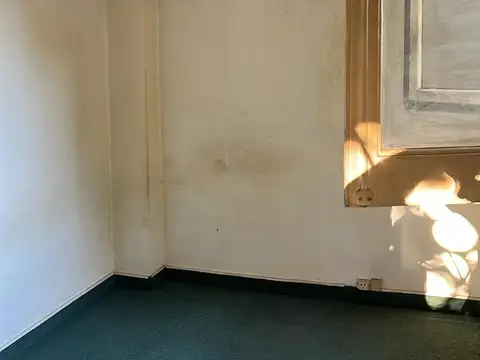 Chalet de 4 amb., Muy buena Ubicacion, Permutaria