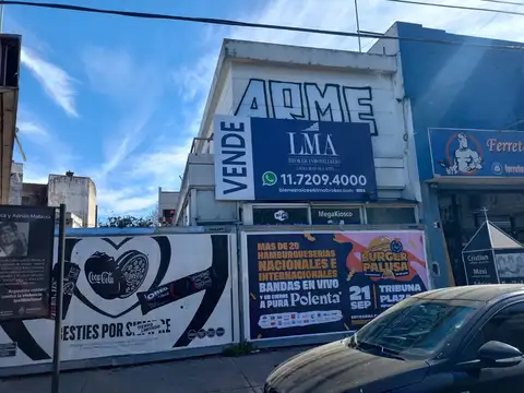 Bahia Blanca  al 800 Esquina Av. Gaona 4299
