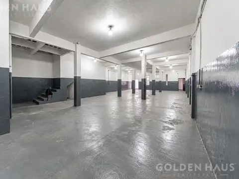 Galpón con oficinas en Alquiler en Liniers