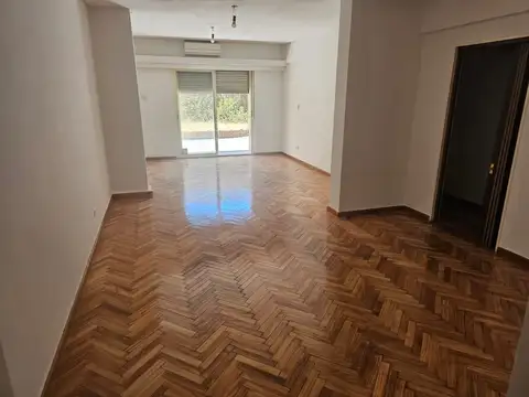 Departamento 5 amb en venta en Balvanera con patio, parrilla y cochera