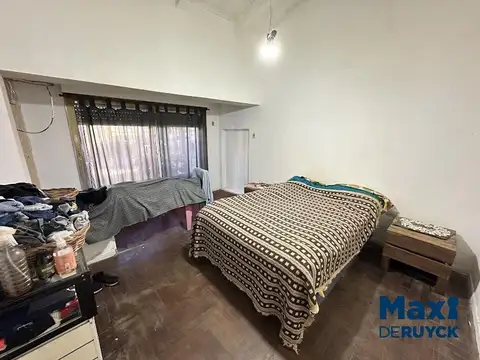 Casa tipo PH al frente, 3 ambientes a metros de Avenida Amoedo