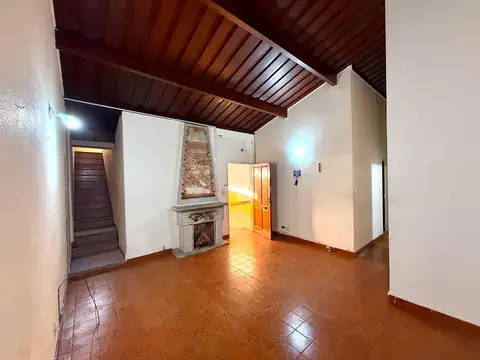 Casa 6 ambientes con 2 baños