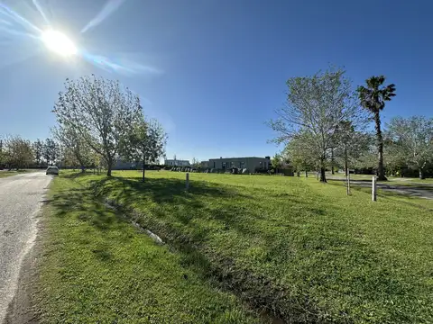 Los Medanos & Bv. Las Olas