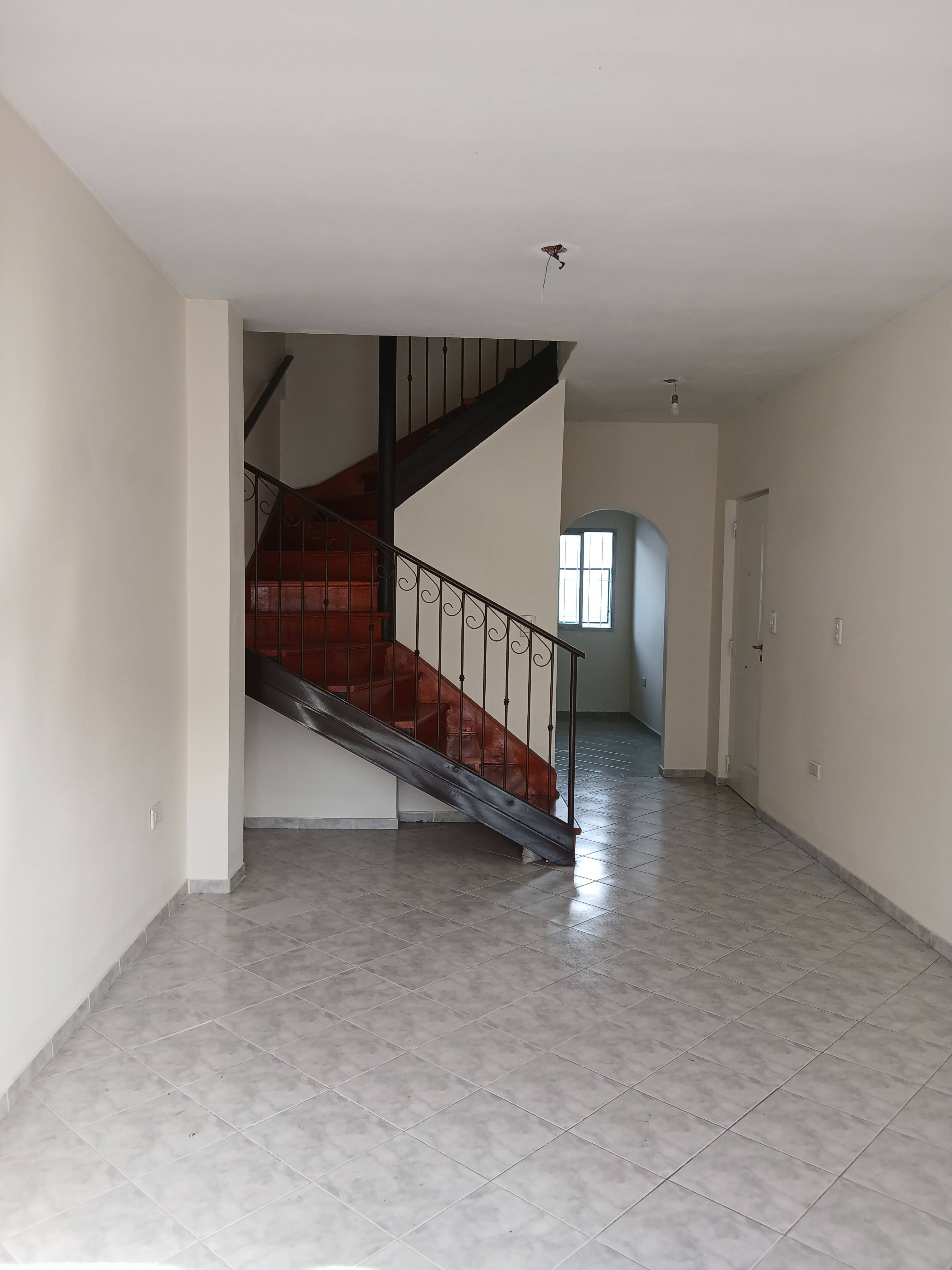 Depto Tipo Casa en Alquiler de 3 ambientes