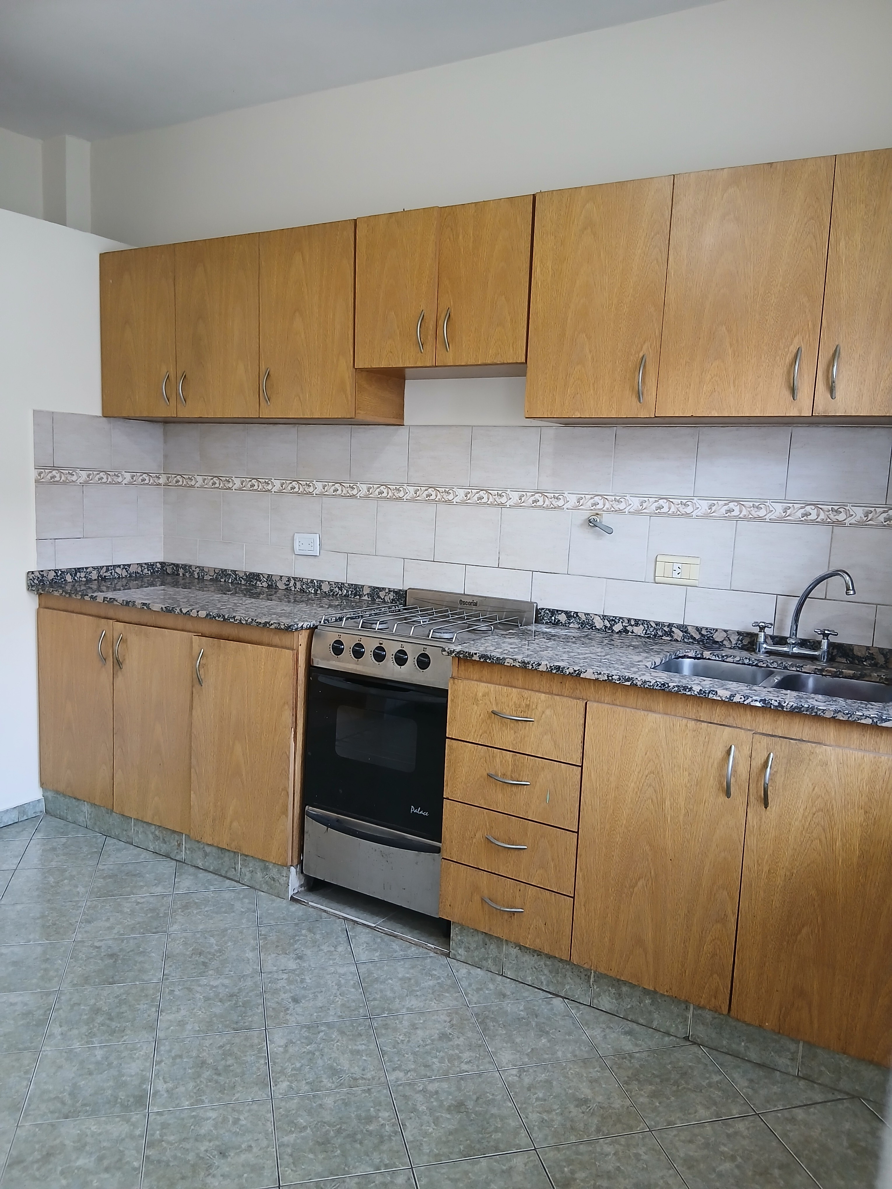 DUPLEX DE 3 AMBIENTES EN PRIMER PISO EN LA MEJOR ZONA RESIDENCIAL DE FLORESTA