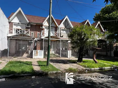 Venta duplex parrilla y cochera Permuta . apto credito