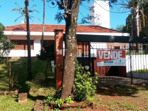 EN VENTA LOTE CON CASAQUINTA ZONA AEROPUERTO DE POSADAS