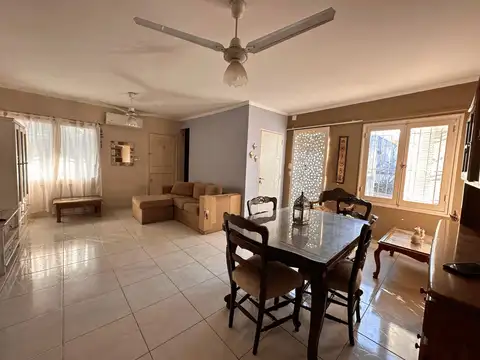 Depto Tipo Casa en Venta 40 años