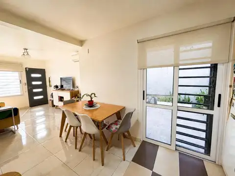 Venta Dúplex 3 ambientes en Villa Adelina con Patio, Terraza y Cochera