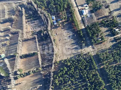 Av Perú y Av. del Vado. Dina Huapi