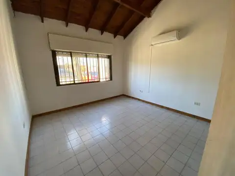 VENDO. Casa en calle Concejal Veiga. Concordia, ER.