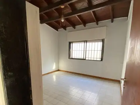 VENDO. Casa en calle Concejal Veiga. Concordia, ER.