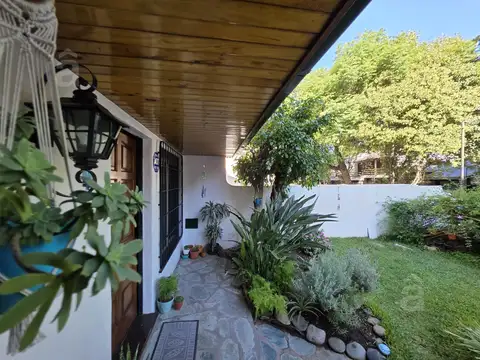 Chalet en Venta en Villa Ballester - 3 dormitorios - Centro.