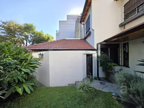Chalet en Venta en Villa Ballester - 3 dormitorios - Centro.