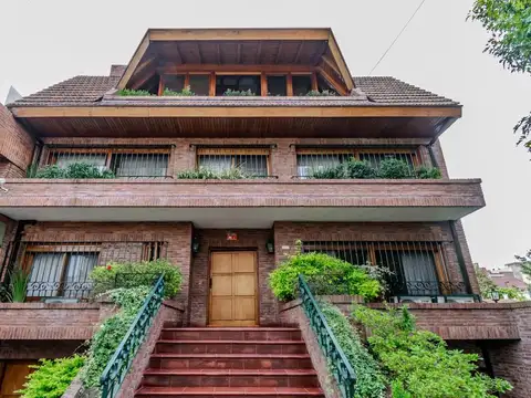 Casa 5 ambientes con 6 baños