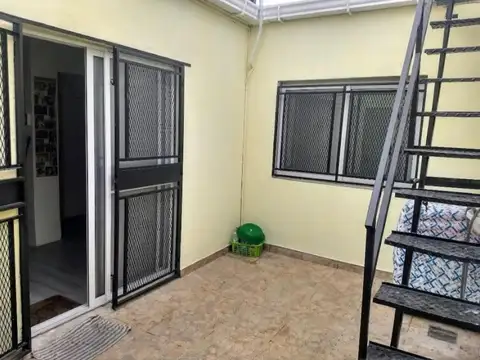 Pedro Goyena e/ Larrea y Palacios