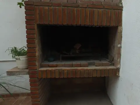 Casa en Alquiler con 1 cochera